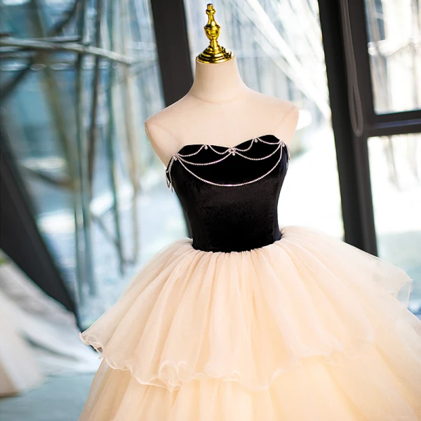 Charmant Champagner Strass Fallende Rüsche Ballkleider 2023 Ballkleid Ärmellos Bandeau Rückenfreies Lange Festliche Kleider