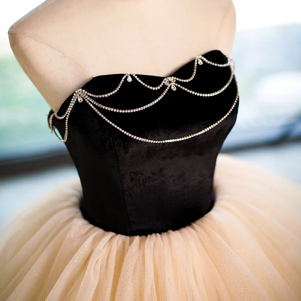 Charmant Champagner Strass Fallende Rüsche Ballkleider 2023 Ballkleid Ärmellos Bandeau Rückenfreies Lange Festliche Kleider