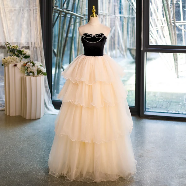 Charmant Champagner Strass Fallende Rüsche Ballkleider 2023 Ballkleid Ärmellos Bandeau Rückenfreies Lange Festliche Kleider