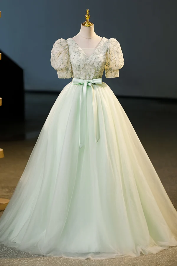 Élégant Vert Cendré Paillettes Appliques Robe De Bal 2023 Robe Boule V-Cou Manches Courtes Dos Nu Noeud Ceinture Longue Promo Robe De Ceremonie