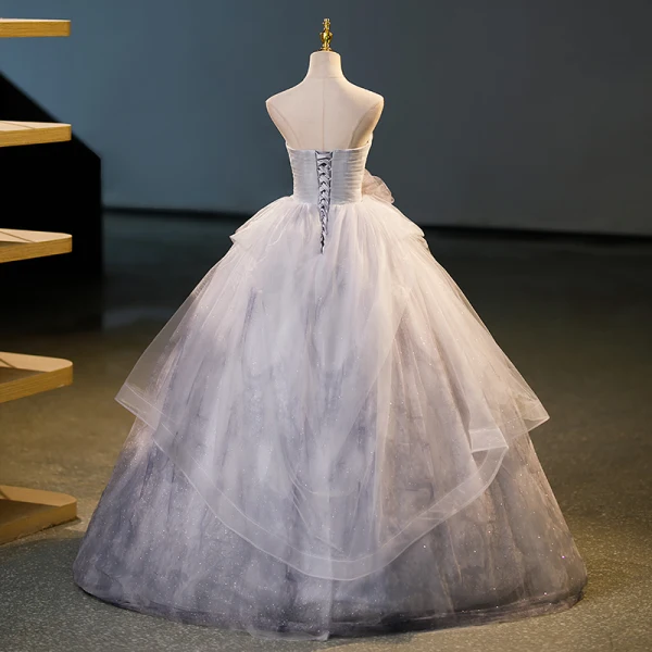 Mode Grau Glanz Fallende Rüsche Blumen Ballkleider 2023 Ballkleid Ärmellos Bandeau Rückenfreies Lange Ball Festliche Kleider