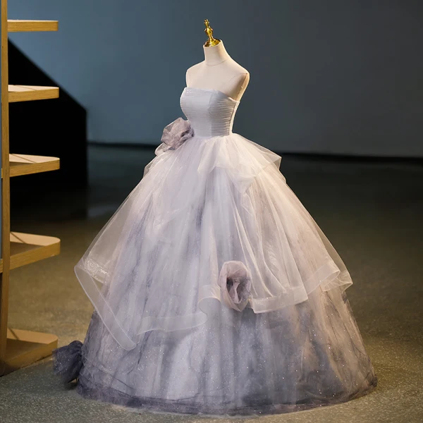 Mode Grau Glanz Fallende Rüsche Blumen Ballkleider 2023 Ballkleid Ärmellos Bandeau Rückenfreies Lange Ball Festliche Kleider