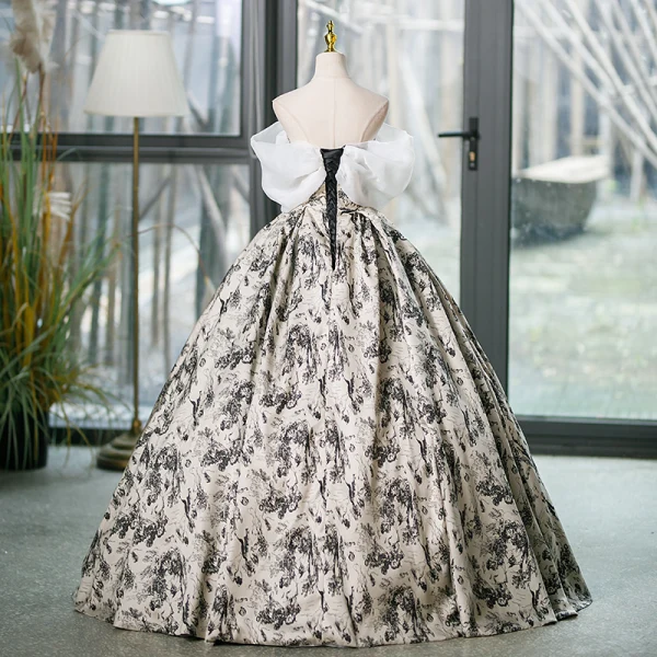 Elegante Schwarz Drucken Weiß Ballkleider 2023 Ballkleid Off Shoulder Kurze Ärmel Rückenfreies Lange Ball Festliche Kleider