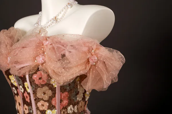 Elegante Pink Perlenstickerei Pailletten Blumen Ballkleider 2025 Ballkleid Off Shoulder Kurze Ärmel Rückenfreies Lange Festliche Kleider