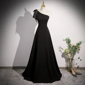 Chic Belle Noire Perle Gland Satin Robe De Bal 2023 Princesse Une Épaule Noeud Manches Courtes Dos Nu Longue Robe De Ceremonie