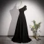 Chic / Beautiful Black Pearl Tassel Satin Prom Dresses 2023 A-Line / Princess One-Shoulder Bow Short Sleeve Backless Floor-Length / Long Formal Dresses