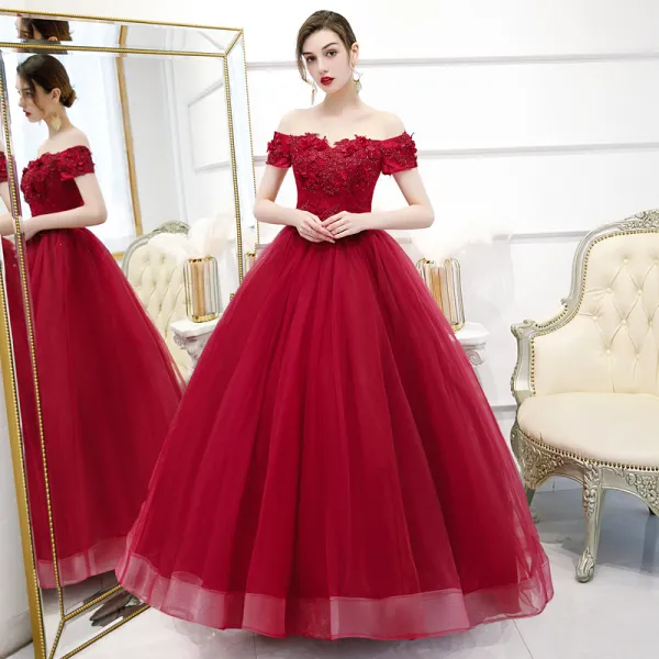 Chic / Beautiful Burgundy Prom Dresses 2020 Ball Gown Off-The-Shoulder Short Sleeve Appliques Lace Beading Floor-Length / Long Ruffle Backless Formal Dresses
