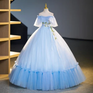 Élégant Bleu Ciel Perlage En Dentelle Fleur Robe De Bal 2023 Robe Boule Volants De L Épaule Manches Courtes Dos Nu Noeud Ceinture Longue Promo