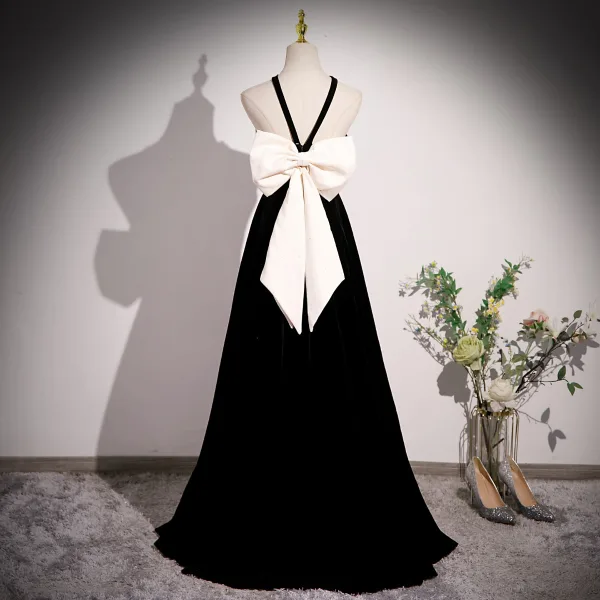 Fashion Black Velvet Prom Dresses 2023 A-Line / Princess Halter Sleeveless Backless Bow Floor-Length / Long Formal Dresses