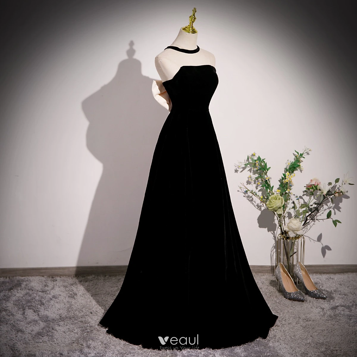 Black Velvet 90s Halter Dress (XS) – Amethyst Lullabies