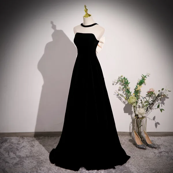 Fashion Black Velvet Prom Dresses 2023 A-Line / Princess Halter Sleeveless Backless Bow Floor-Length / Long Formal Dresses