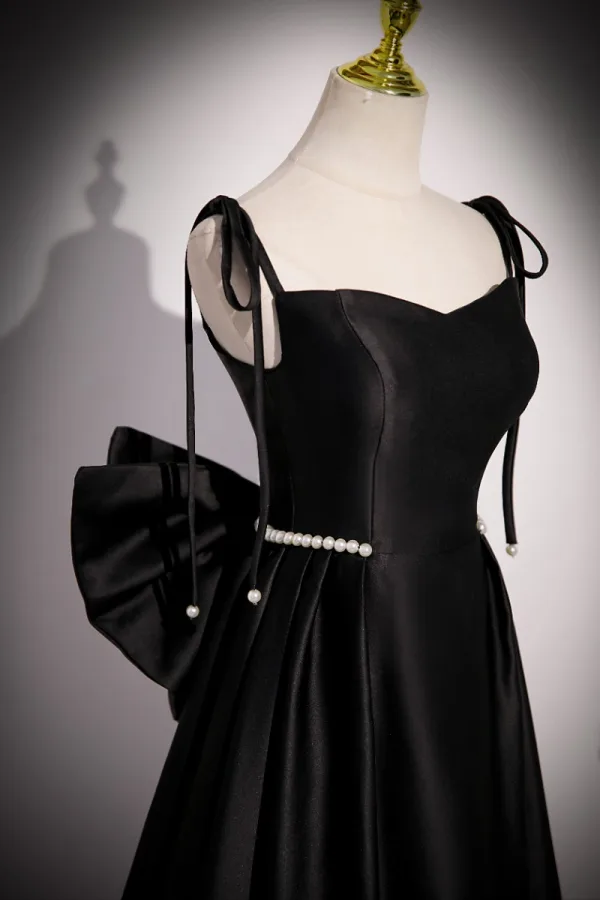 Fashion Black Pearl Satin Prom Dresses 2023 A-Line / Princess Spaghetti Straps Sleeveless Backless Bow Floor-Length / Long Formal Dresses