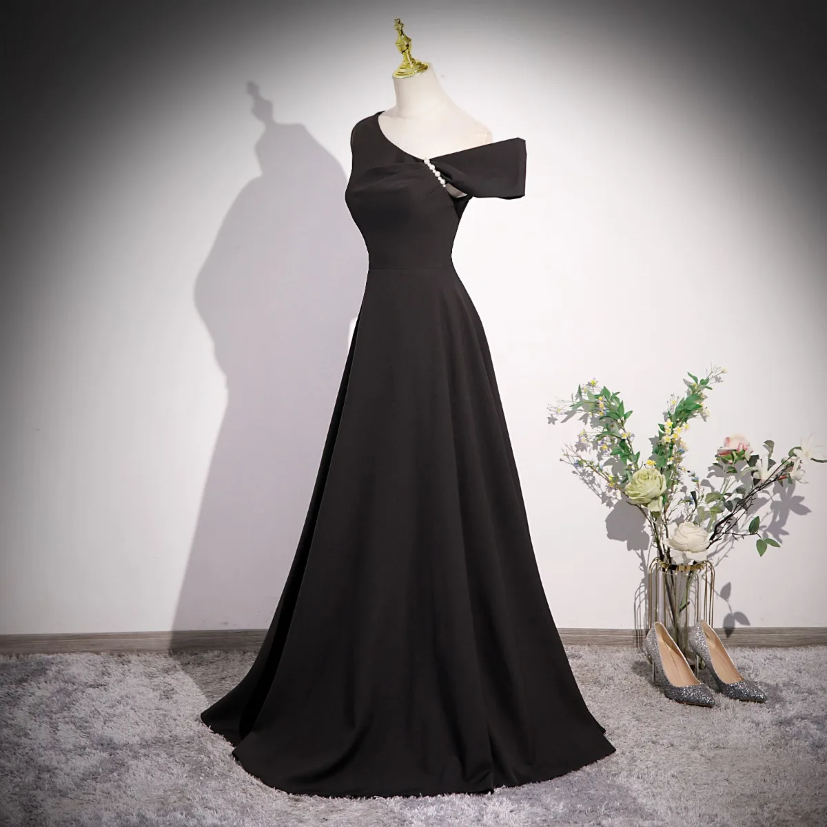 open lace back dress Wide V-Neck Black Lace Applique A-Line Tulle Maxi Prom Dress