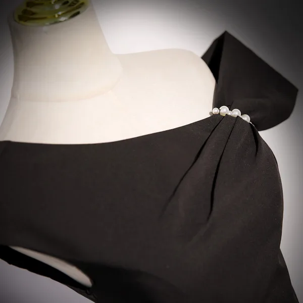 Modest / Simple Black Pearl Prom Dresses 2023 A-Line / Princess One-Shoulder Short Sleeve Backless Floor-Length / Long Prom Formal Dresses