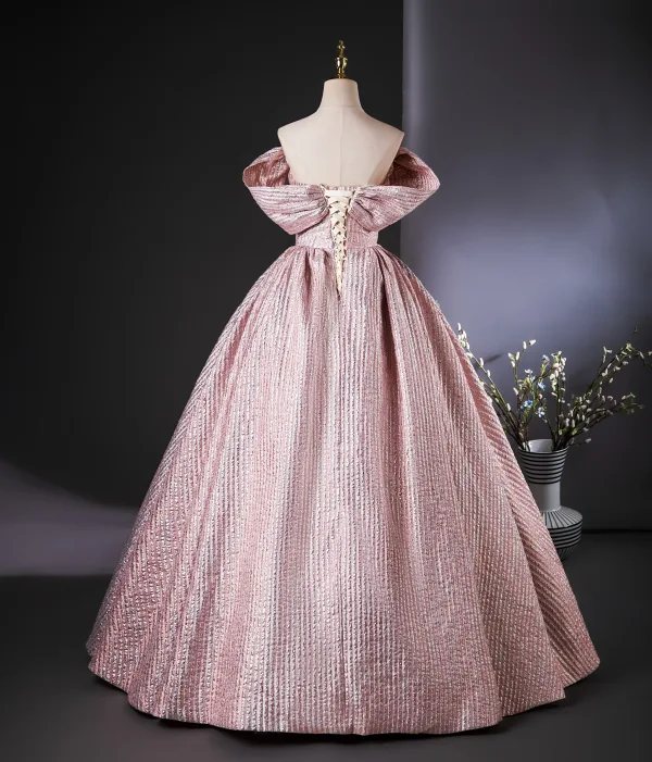 Elegant Blushing Pink Floor-Length / Long Prom Dresses 2024 Ball Gown Off-The-Shoulder Short Sleeve Backless Prom Formal Dresses