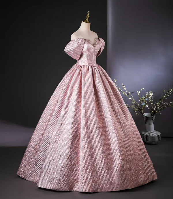 Elegant Blushing Pink Floor-Length / Long Prom Dresses 2024 Ball Gown Off-The-Shoulder Short Sleeve Backless Prom Formal Dresses