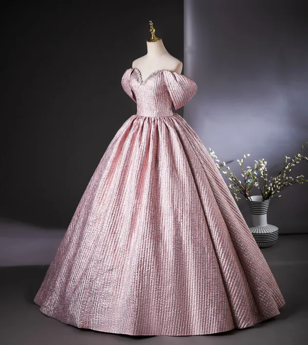 Elegant Blushing Pink Floor-Length / Long Prom Dresses 2024 Ball Gown Off-The-Shoulder Short Sleeve Backless Prom Formal Dresses