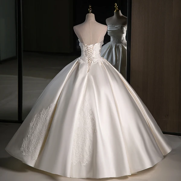Elegant Champagne Lace Flower Satin Wedding Dresses 2023 Ball Gown Strapless Sleeveless Backless Floor-Length / Long Wedding