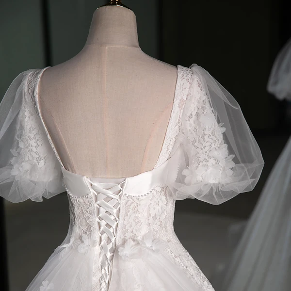 Chic / Beautiful White Lace Flower Appliques Wedding Dresses 2023 Ball Gown Square Neckline Short Sleeve Backless Floor-Length / Long Wedding