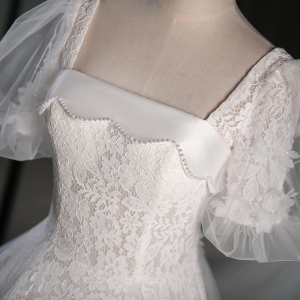 Chic / Beautiful White Lace Flower Appliques Wedding Dresses 2023 Ball Gown Square Neckline Short Sleeve Backless Floor-Length / Long Wedding