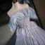 Charmant Grau Feder Perlenstickerei Pailletten Ballkleider 2023 A Linie Bandeau Ärmellos Rückenfreies Sweep / Pinsel Zug Ball Festliche Kleider