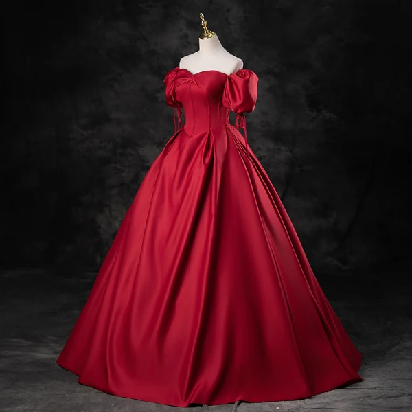 Elegante Burgunderrot Satin Ballkleider 2023 Ballkleid Off Shoulder Geschwollenes Kurze Ärmel Rückenfreies Lange Ball Festliche Kleider