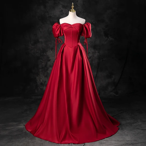 Elegante Burgunderrot Satin Ballkleider 2023 Ballkleid Off Shoulder Geschwollenes Kurze Ärmel Rückenfreies Lange Ball Festliche Kleider