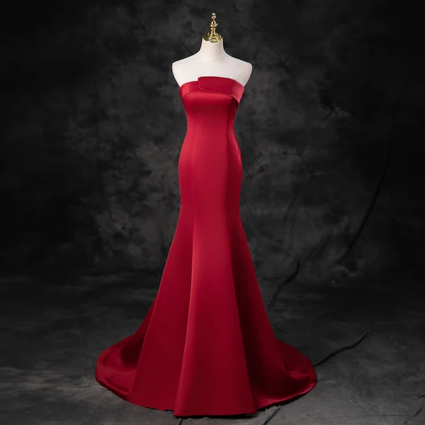 Charmant Bordeaux Satin Robe De Soirée 2023 Trompette / Sirène Bustier Sans Manches Dos Nu Noeud Train De Balayage Soirée Robe De Ceremonie