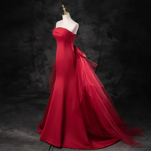 Charmant Bordeaux Satin Robe De Soirée 2023 Trompette / Sirène Bustier Sans Manches Dos Nu Noeud Train De Balayage Soirée Robe De Ceremonie