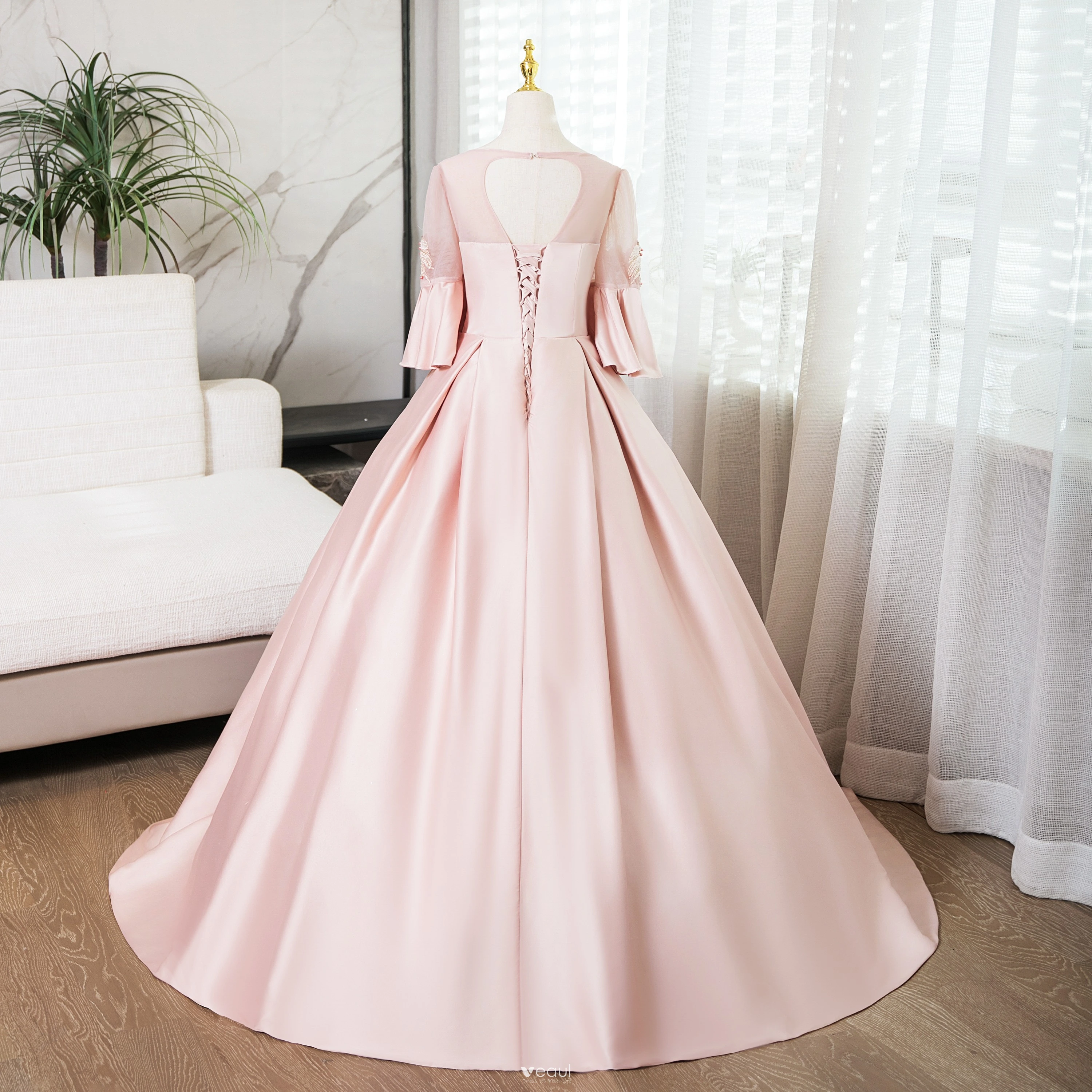 Elegant Blushing Pink Pearl Lace Flower Prom Dresses 2024 Satin Ball Gown Scoop Neck Bell sleeves Backless Floor-Length / Long Prom Formal Dresses