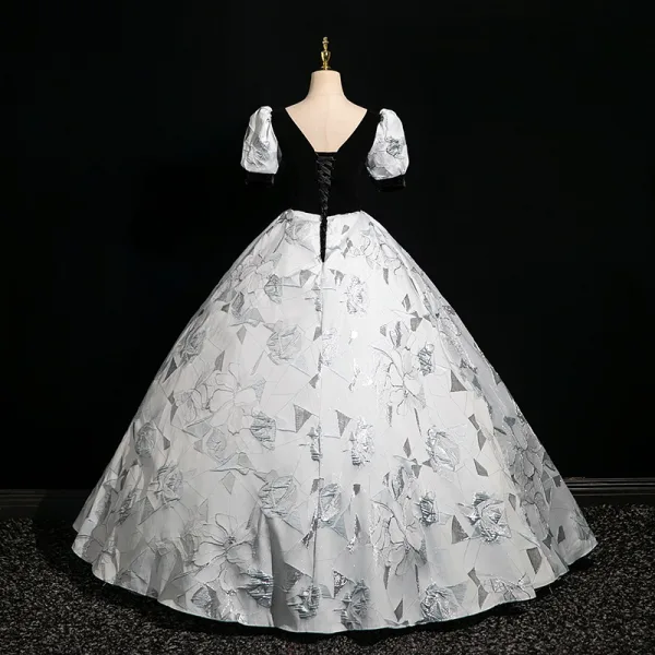 Élégant Gris Faux Diamant Impression Robe De Bal Robe Boule 2024 Encolure Carrée Manches Courtes Dos Nu Longue Promo Robe De Ceremonie