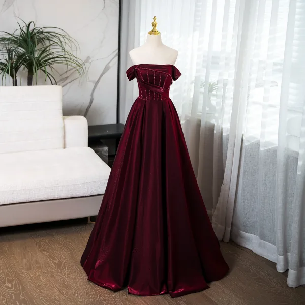 Vintage / Retro Burgundy Rhinestone Velvet Prom Dresses 2024 Ball Gown Off -The-Shoulder Short Sleeve Backless Vintage / Retro Burgundy Rhinestone Velvet Prom Dresses 2024 Ball Gown Off -The-Shoulder Short Sleeve Backless