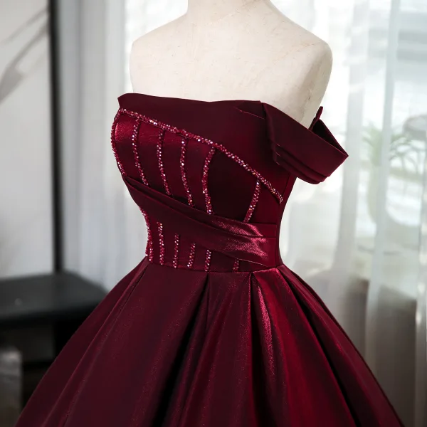 Vintage / Retro Burgundy Rhinestone Velvet Prom Dresses 2024 Ball Gown Off-The-Shoulder Short Sleeve Backless Floor-Length / Long Prom Formal Dresses