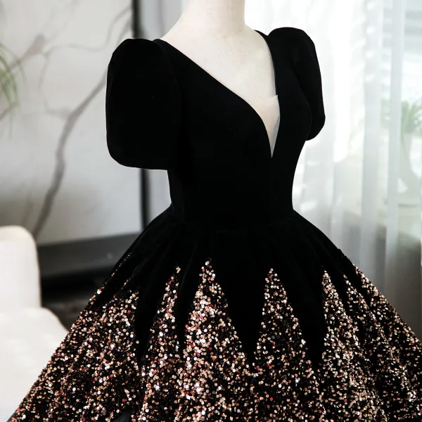 Elegant Black Sequins Prom Dresses 2024 Ball Gown V-Neck Short Sleeve Backless Floor-Length / Long Prom Formal Dresses