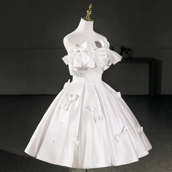 Chic / Beautiful Ivory Pearl Bow Short Homecoming Graduation Dresses 2026 Strapless Ball Gown Sleeveless Backless Formal Dresses