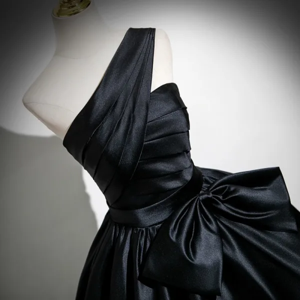 Vintage / Retro Black Satin Prom Dresses 2025 Ball Gown One-Shoulder Sleeveless Backless Bow Sash Floor-Length / Long Formal Dresses