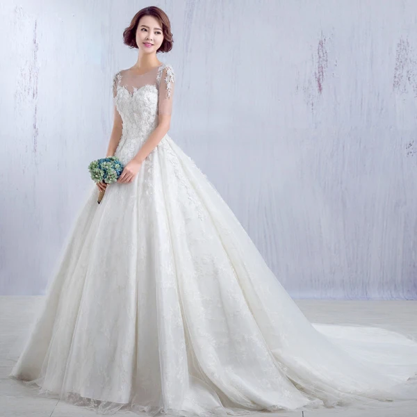 Chic / Belle Église Robe De Mariée 2017 Blanche Princesse Cathedral Train Volants en Cascade Encolure Dégagée Manches Courtes Dos Nu Dentelle Appliques Fleur Cristal Paillettes Perlage