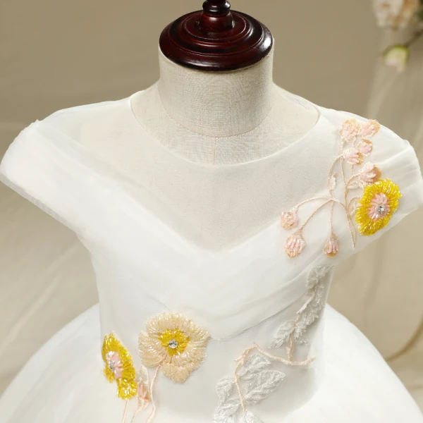 Chic / Beautiful Church Wedding Party Dresses 2017 Flower Girl Dresses White A-Line / Princess Floor-Length / Long Cascading Ruffles Scoop Neck Short Sleeve Embroidered Flower Beading