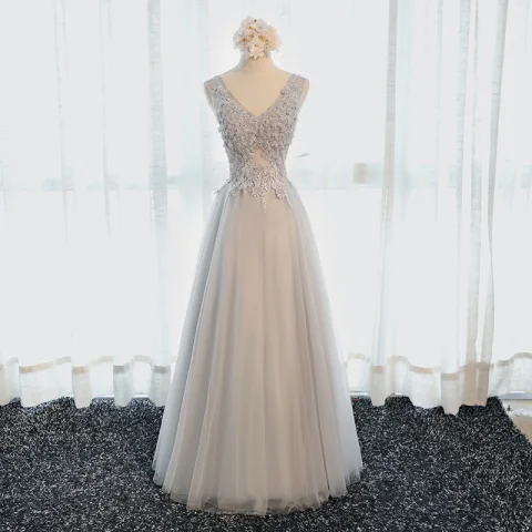 Snygga / Fina Hall Formella Klänningar 2017 Aftonklänningar Grå Långa Prinsessa Cascading Volanger V-Hals Ärmlös Halterneck Spets Appliqués Blomma Pärla Beading Paljetter