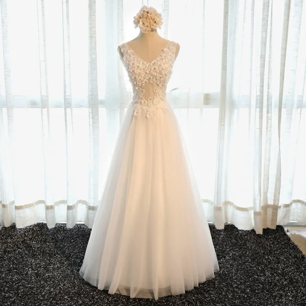 Chic / Beautiful Hall Formal Dresses 2017 Evening Dresses Grey Floor-Length / Long A-Line / Princess Cascading Ruffles V-Neck Sleeveless Backless Lace Appliques Flower Pearl Beading Sequins