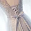 Chic / Belle Salle Robe De Ceremonie 2017 Robe De Soirée Gris Longue Princesse Volants en Cascade Ceinture Encolure Dégagée Sans Manches Dos Nu En Dentelle Appliques Perlage Perle