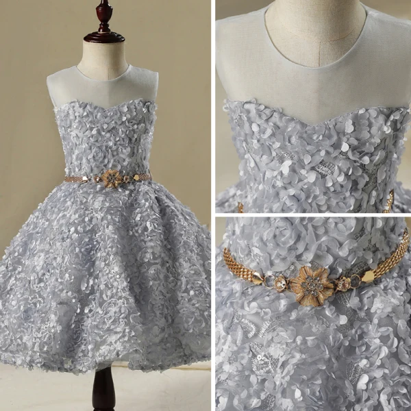 Chic / Beautiful Hall Wedding Party Dresses 2017 Flower Girl Dresses Silver Short A-Line / Princess Scoop Neck Sleeveless Rhinestone Metal Sash Appliques Flower