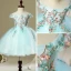 Chic / Belle Salle Robe Pour Mariage 2017 Robe Ceremonie Fille Bleu Ciel Courte Robe Boule Volants en Cascade De l'épaule Dos Nu Manches Courtes Faux Diamant Perle Appliques Fleur