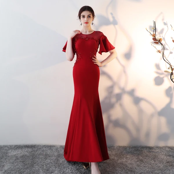 Chic / Belle Bordeaux Transparentes Robe De Soirée 2018 Trompette / Sirène Encolure Dégagée Manches Courtes Appliques En Dentelle Faux Diamant Train De Balayage Dos Nu Robe De Ceremonie