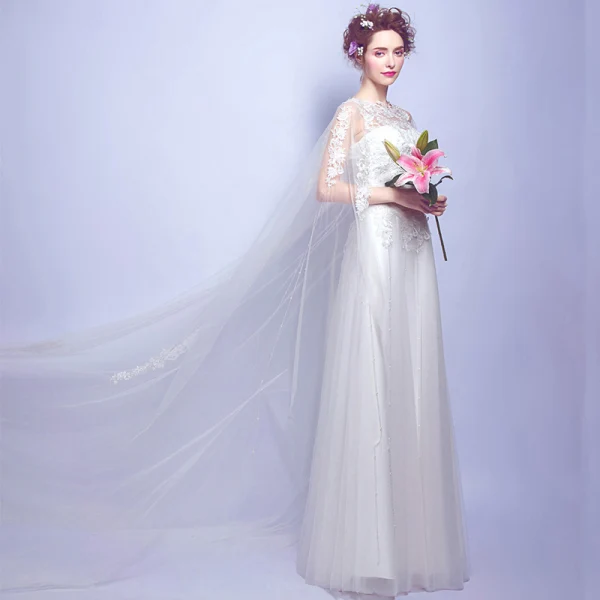 Chic / Belle Église Robe De Mariée 2017 En Dentelle Appliques Dos Nu Encolure Dégagée Sans Manches Chapel Train Blanche Princesse