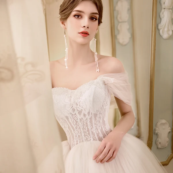 Discount Ivory Wedding Dresses 2018 Ball Gown Off-The-Shoulder Short Sleeve Backless Appliques Lace Ruffle Floor-Length / Long