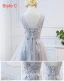 Hög Låg Grå Genomskinliga Sommar Tärnklänningar 2018 Prinsessa Appliqués Spets Asymmetrisk Ruffle Halterneck Klänning Till Bröllop