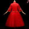 Chic / Belle Rouge Style Chinois 2 Pièces Robe Ceremonie Fille 2017 Robe Boule Brodé Noeud Col Haut Sans Manches Longue Robe Pour Mariage