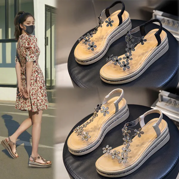 Fashion Gold Street Wear Rhinestone T-Strap Flat Womens Sandals 2021 Open / Peep Toe Sandals