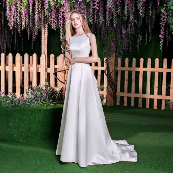 Simple Ivoire Robe De Mariée 2018 Princesse Encolure Dégagée Sans Manches Dos Nu Train De Balayage Mariage